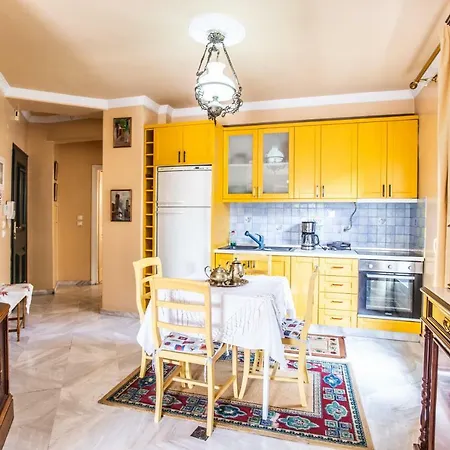 In Kalamaria Apartment *